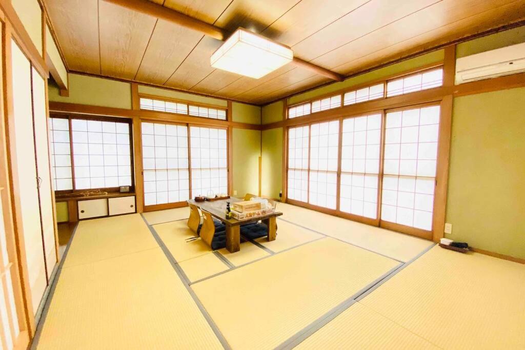 48坪！道後温泉付近駐車場有り清潔さと設備の充実さが高評価 大切な家族仲間と広々とくつろげます Villa Мацуяма Екстериор снимка